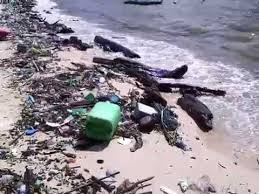 phi phi beach rubbish